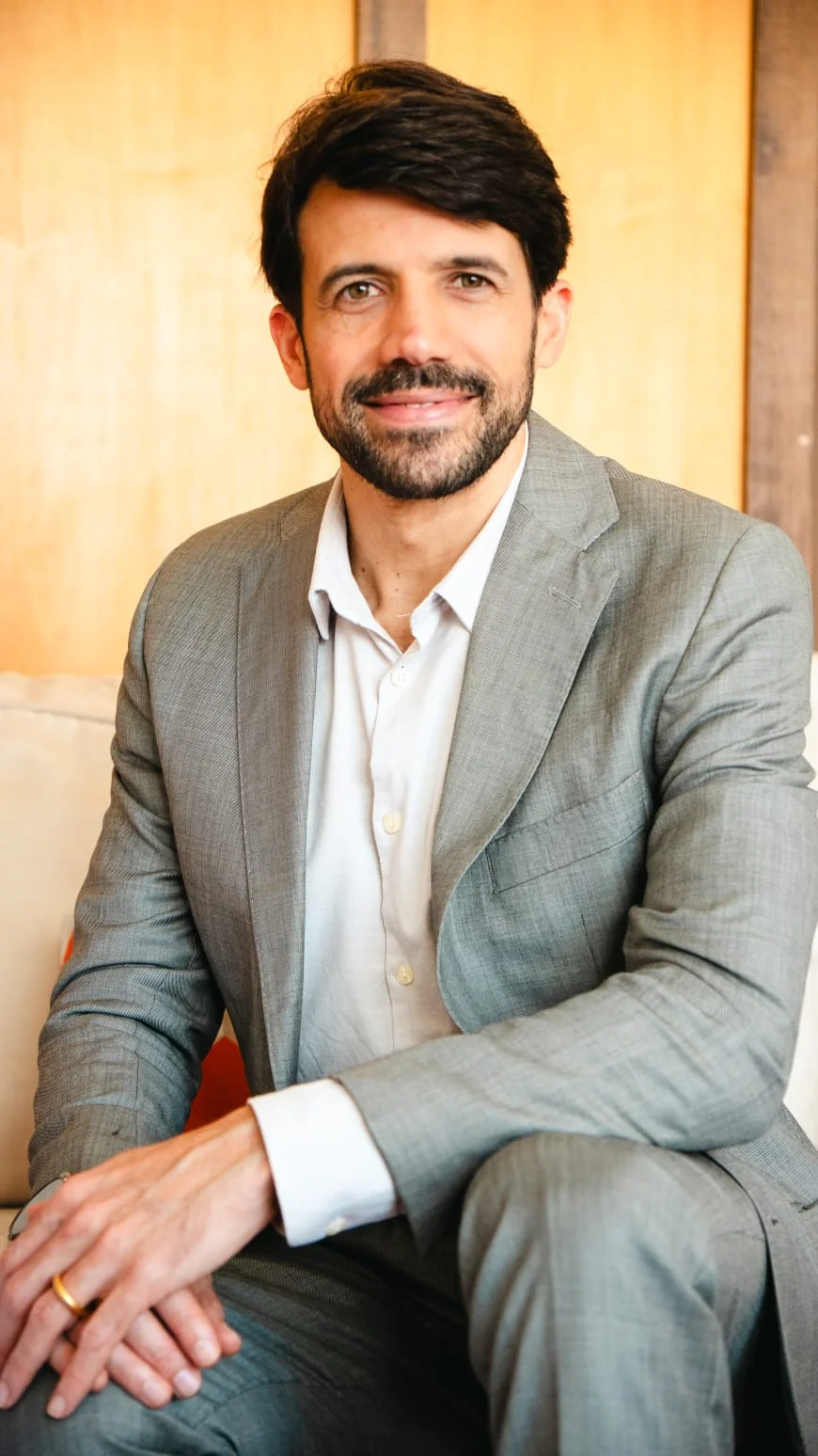 Dr. Gustavo Varella